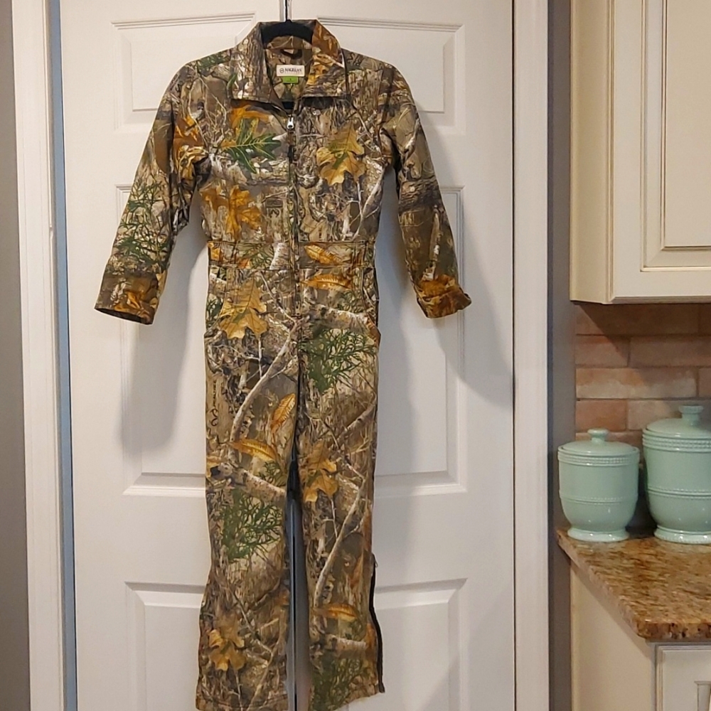 Youth small unisex camouflage insulated coverall